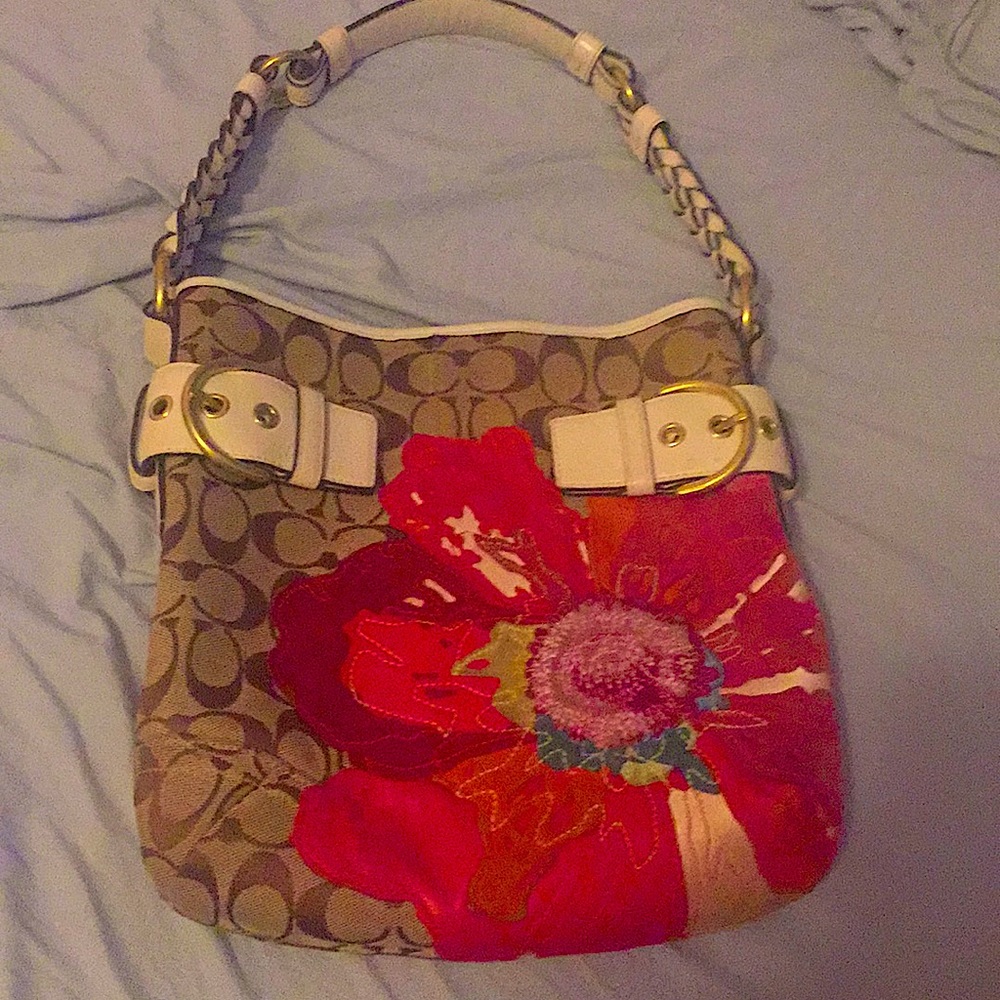 Rare Coach purse with Poppy EUC